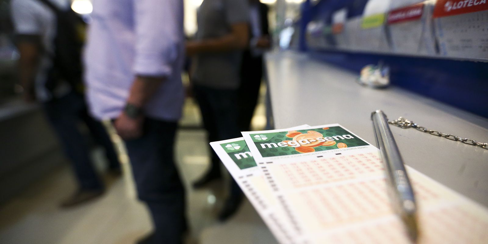 Mega-sena pode pagar prêmio de mais de R$ 100 milhões nesta quinta